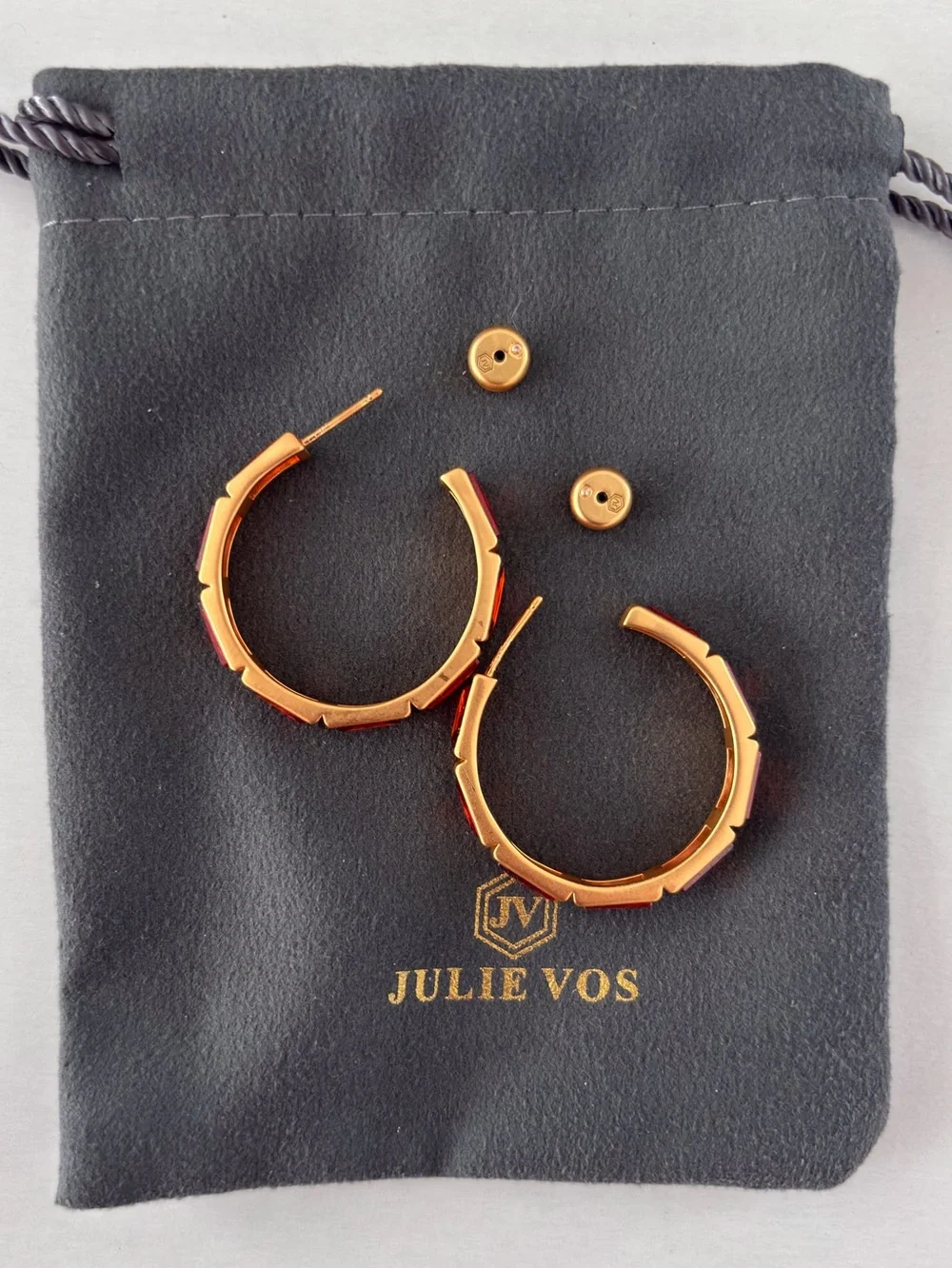 Julie Vos brand new